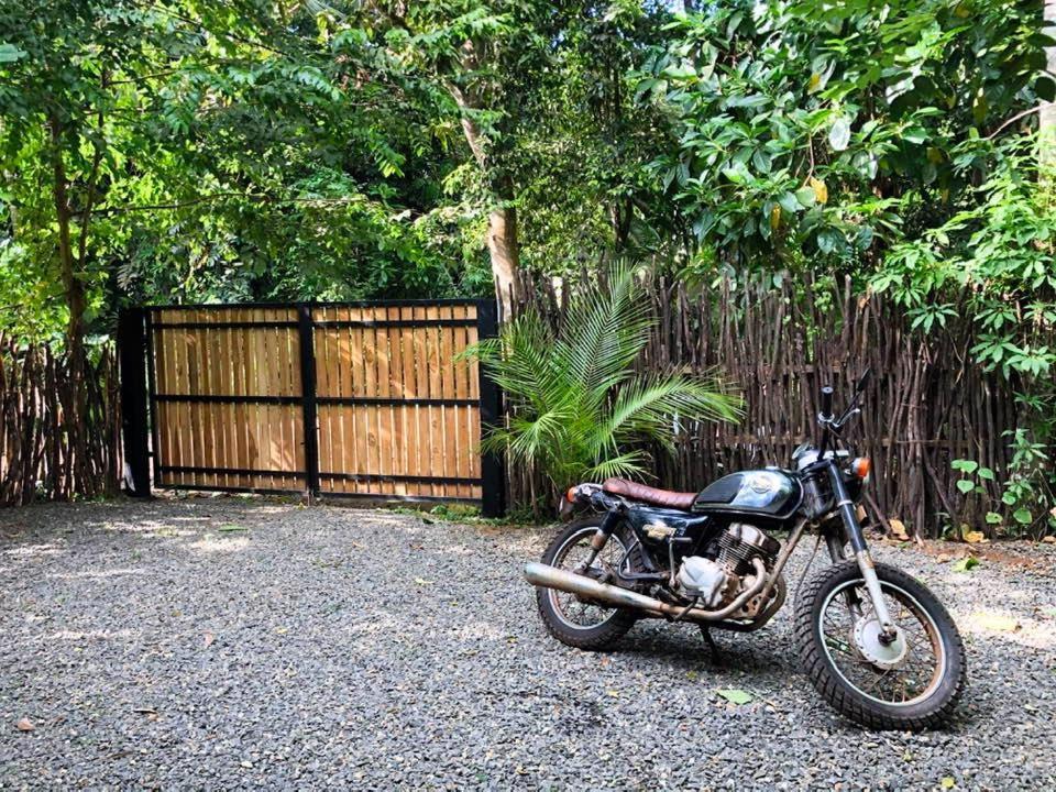Appartamento Le Cabanon Dikwella Esterno foto